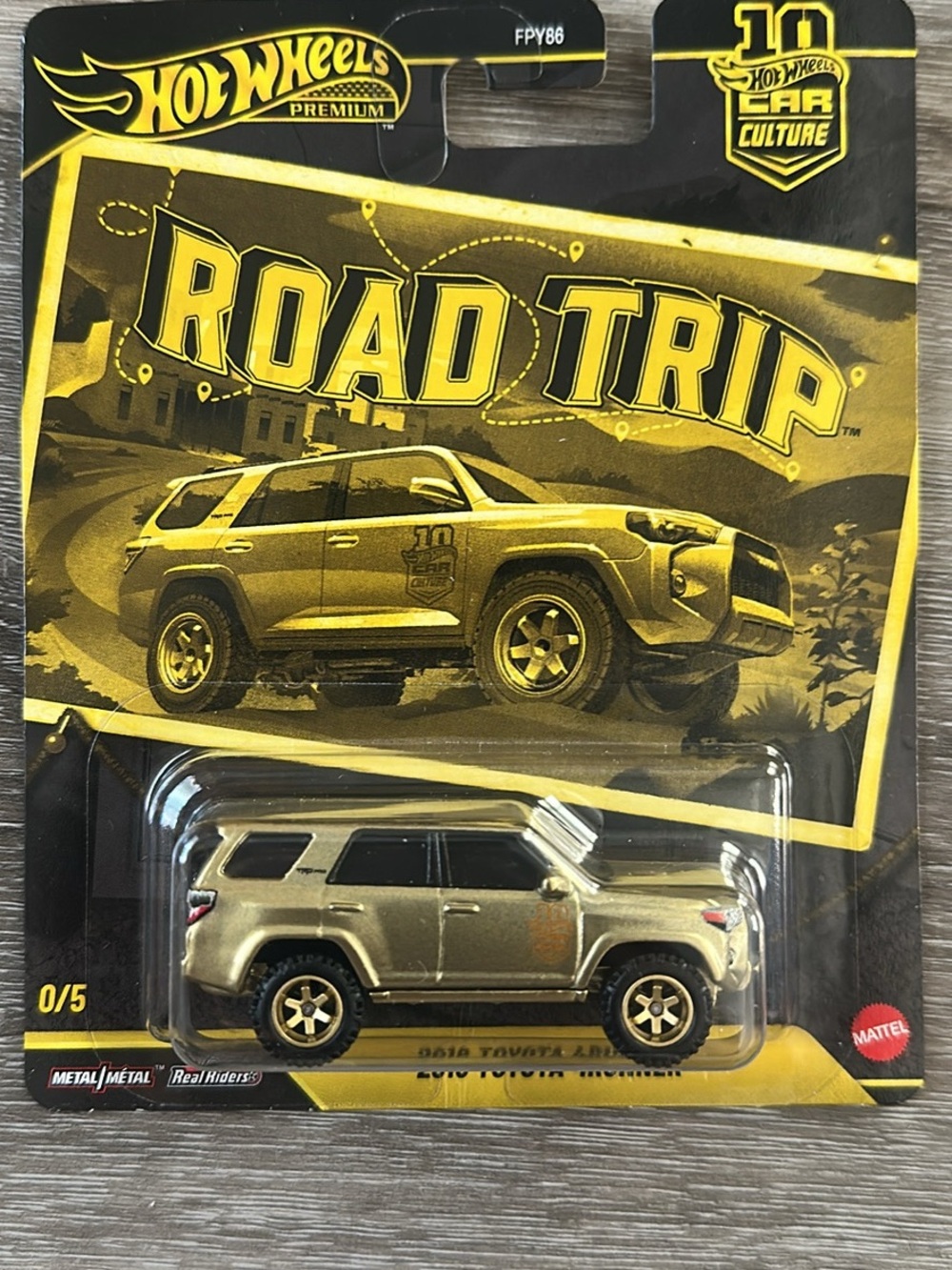 Hot Wheels Premium Road Trip 2018 Toyota 4Runner - Gold